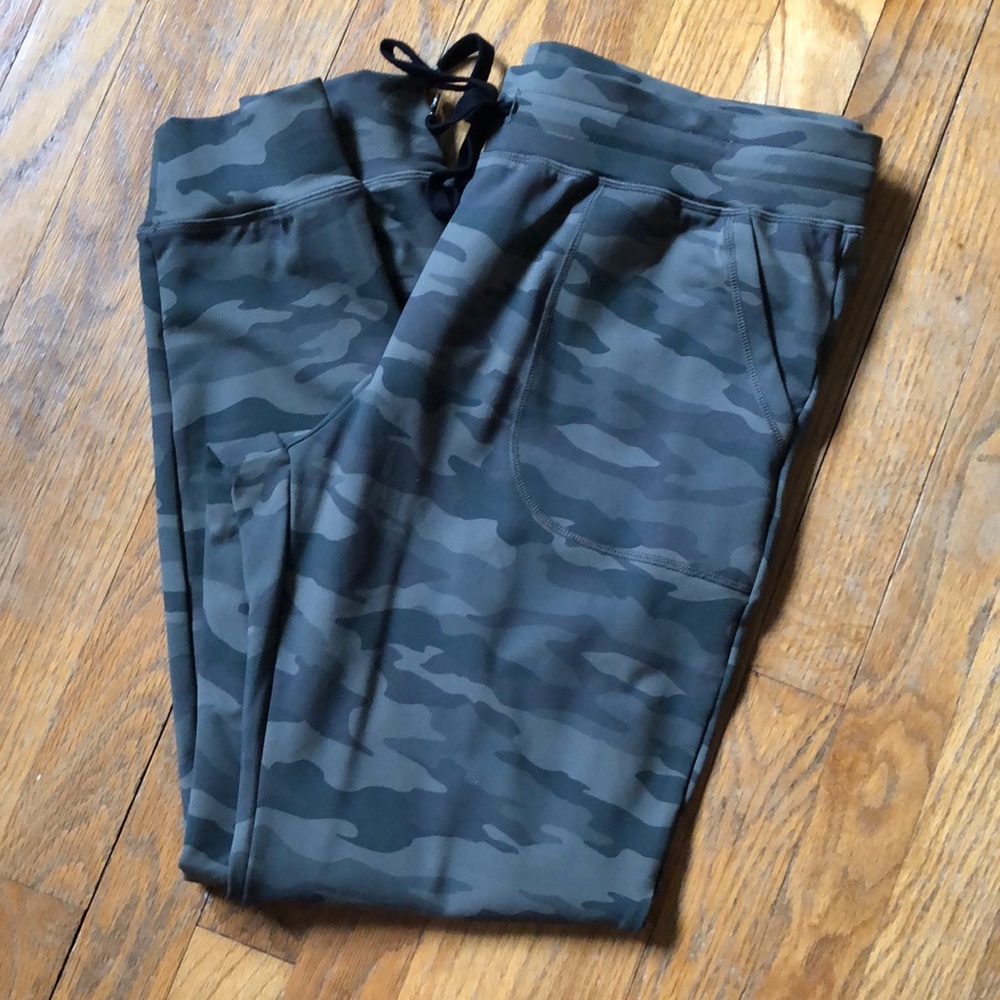 Zyia joggers- never worn